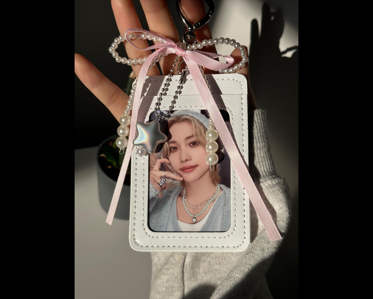 Photocard Holder with Pearl and Pink/Red Ribbon Keychain